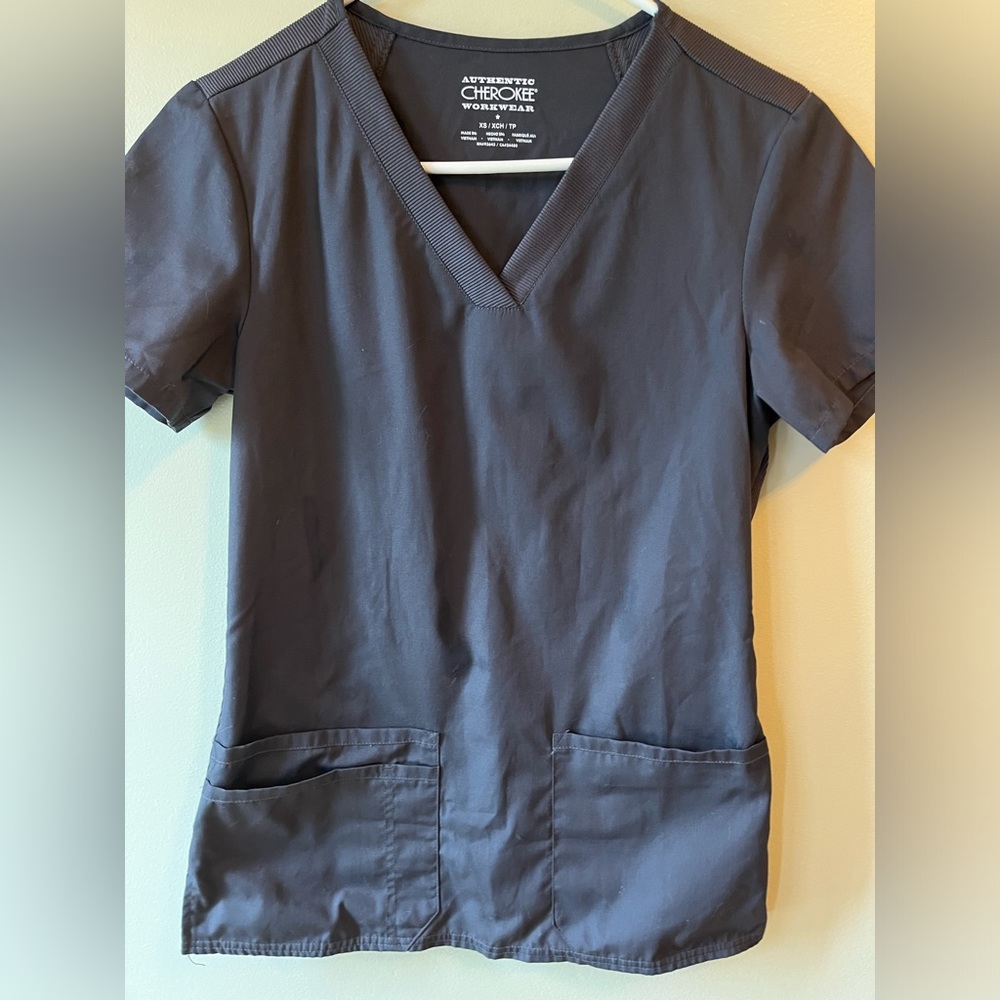 Cherokee V neck scrub top  Size XS